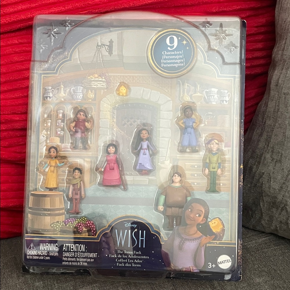 Disney WISH Teens Figure Pack - Multicolor Characters with Red Backing